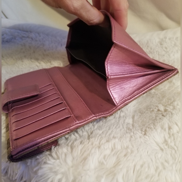 Gucci Canvas Guccisima Metallic Pink Wallet - Picture 13 of 16